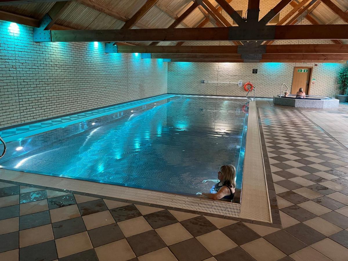 Oak Boutique Lodge Includes Hot Tub Air Con & Dog York Exterior photo